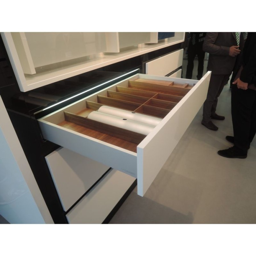 Деревянный лоток WoodLine для столовых приборов в ящик Blum Tandembox на ширину фасада 900 мм, орех